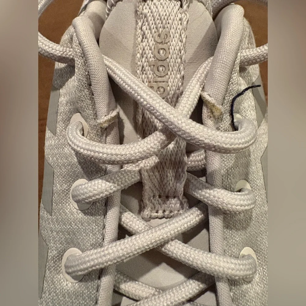Adidas Cloudfoam White Women’s Sneakers Size 7‎ Lightweight Cushion EUC